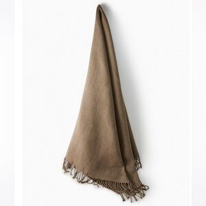 Aritzia Gold Camel COCO SCARF - Sunday Best